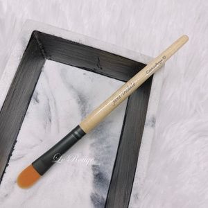 Jane Iredale CAMOUFLAGE concealer Brush
